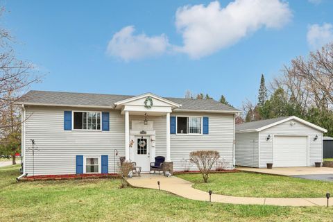 Photo of 6241 237th Ave, Paddock Lake, WI 53168 (MLS # 1956111)