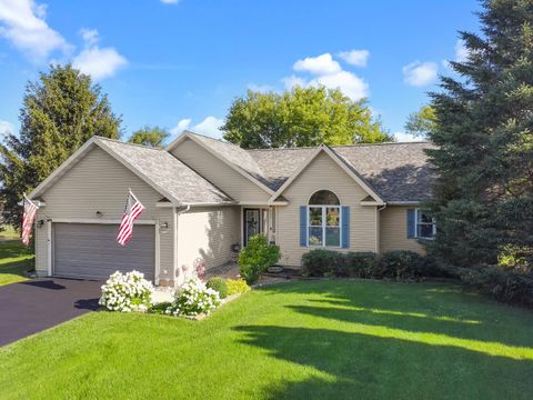 Photo of 522 Valencia Dr, Delavan, WI 53115 (MLS # 1970791)