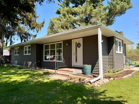Photo of 404 8th St, Somers, WI 53140 (MLS # 1961680)