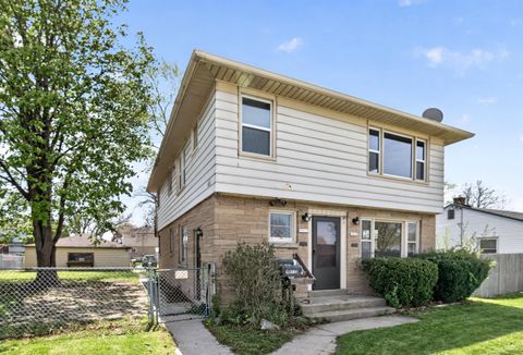 Photo of 10117 W Cleveland Ave, West Allis, WI 53227 (MLS # 1961018)