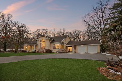 Photo of 990 Silver Mist Ct, Brookfield, WI 53005 (MLS # 1946734)