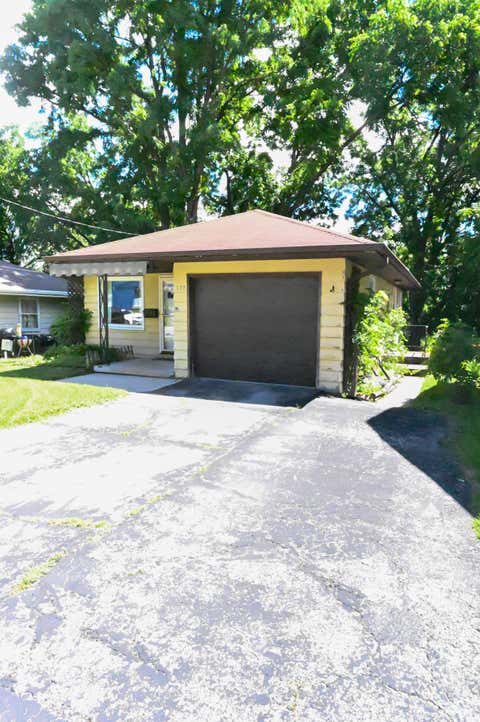 Photo of 125 Spring St, Waukesha, WI 53188 (MLS # 1968436)