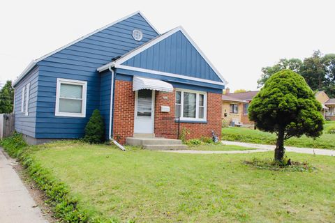 Photo of 4744 S 7th St, Milwaukee, WI 53221 (MLS # 1939238)