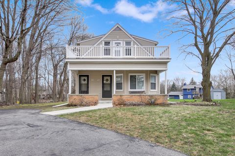 Photo of 7571 S 68th St, Franklin, WI 53132 (MLS # 1914224)