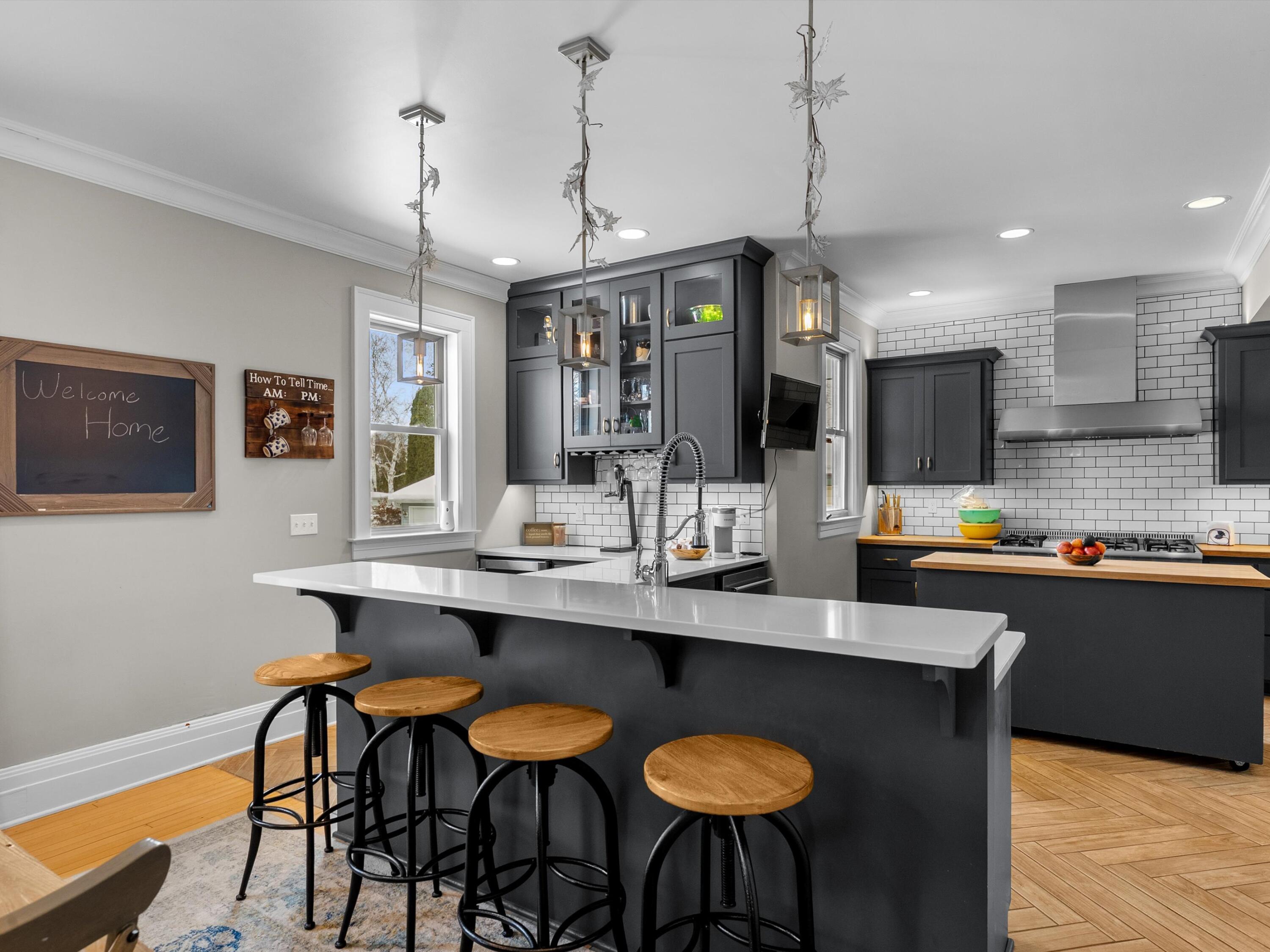 Manitowoc, Wisconsin 54220, United States, 4 Bedrooms Bedrooms, ,4 BathroomsBathrooms,Residential,Active,256441