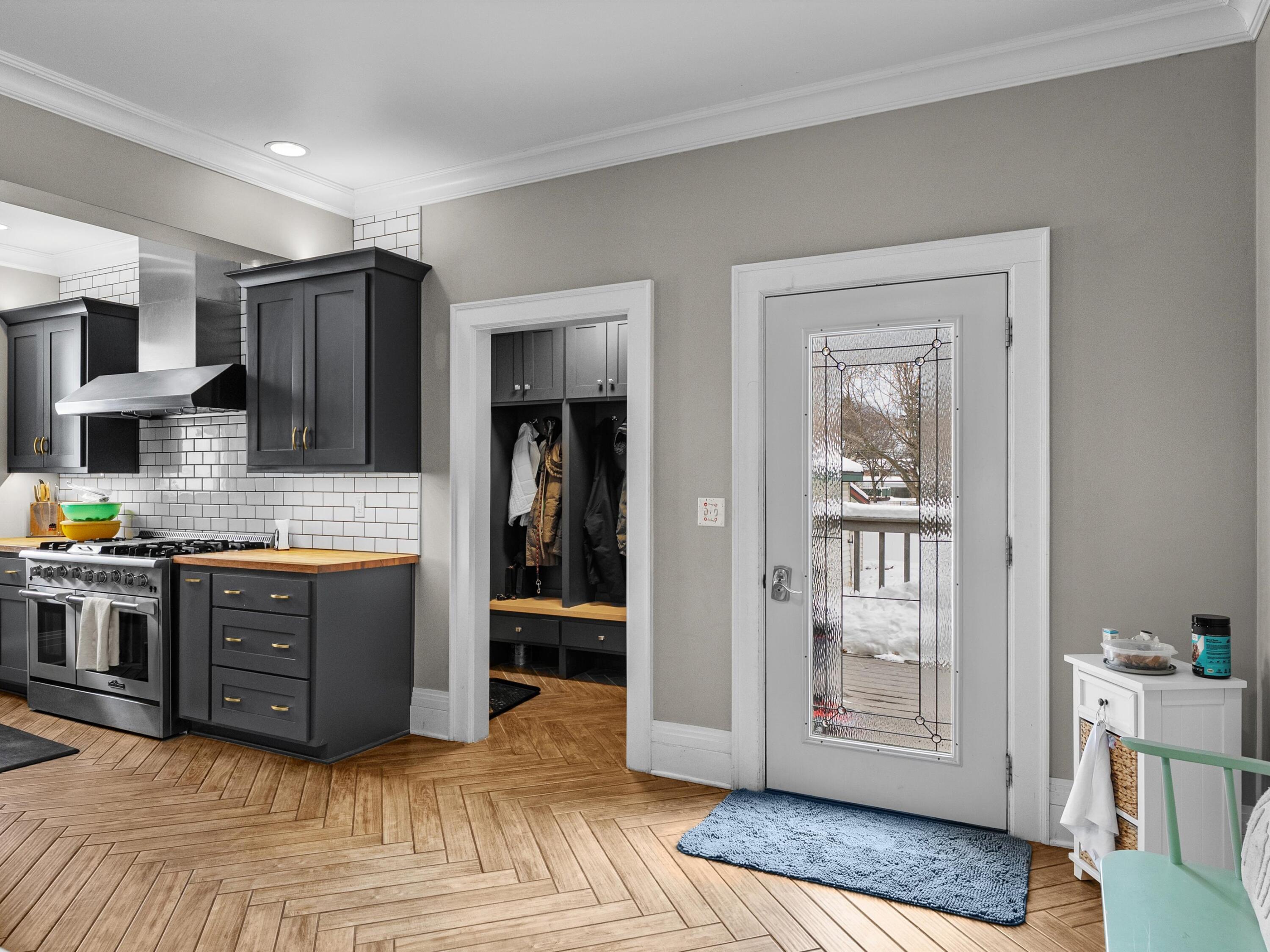 Manitowoc, Wisconsin 54220, United States, 4 Bedrooms Bedrooms, ,4 BathroomsBathrooms,Residential,Active,256441