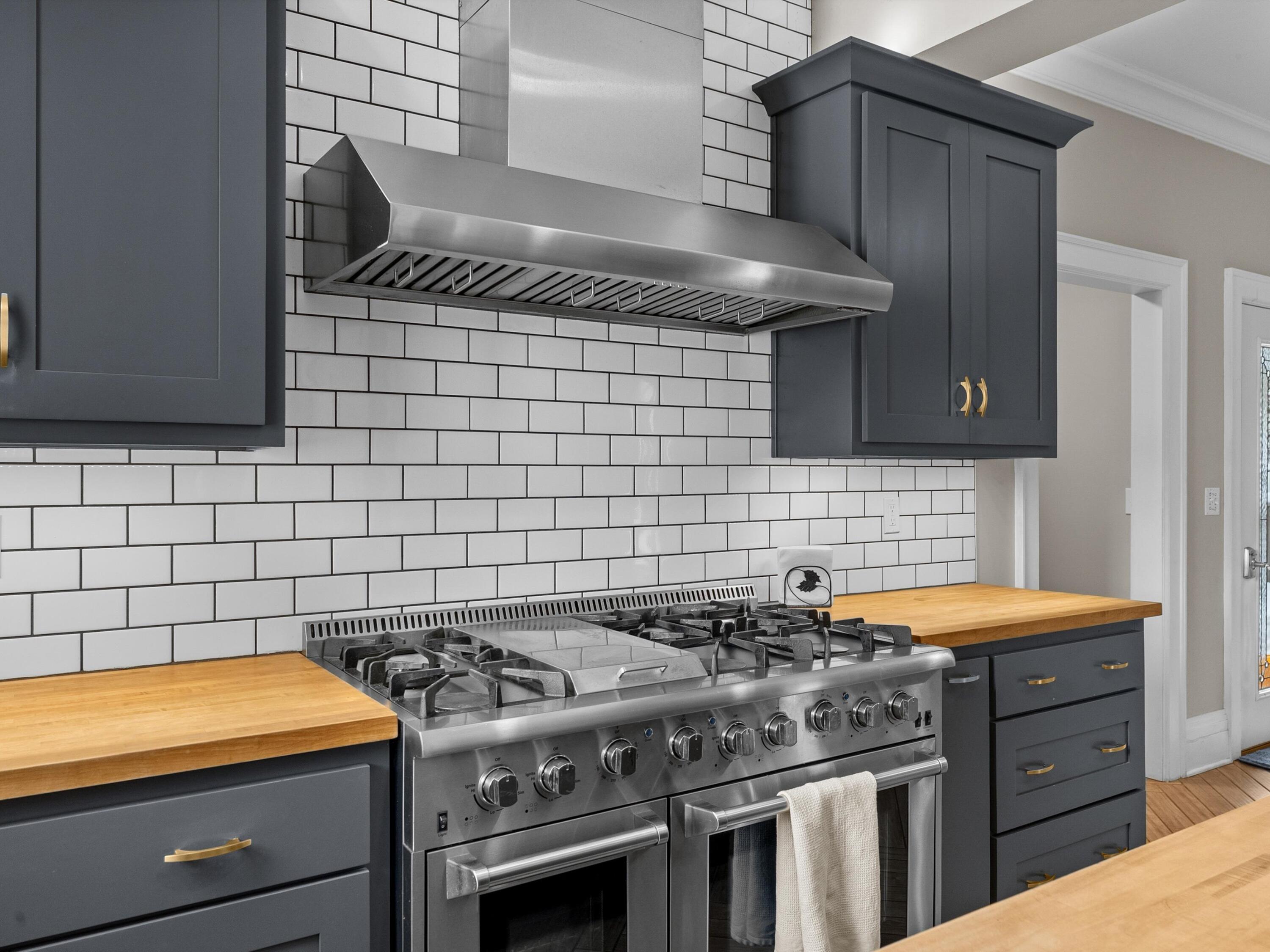 Manitowoc, Wisconsin 54220, United States, 4 Bedrooms Bedrooms, ,4 BathroomsBathrooms,Residential,Active,256441