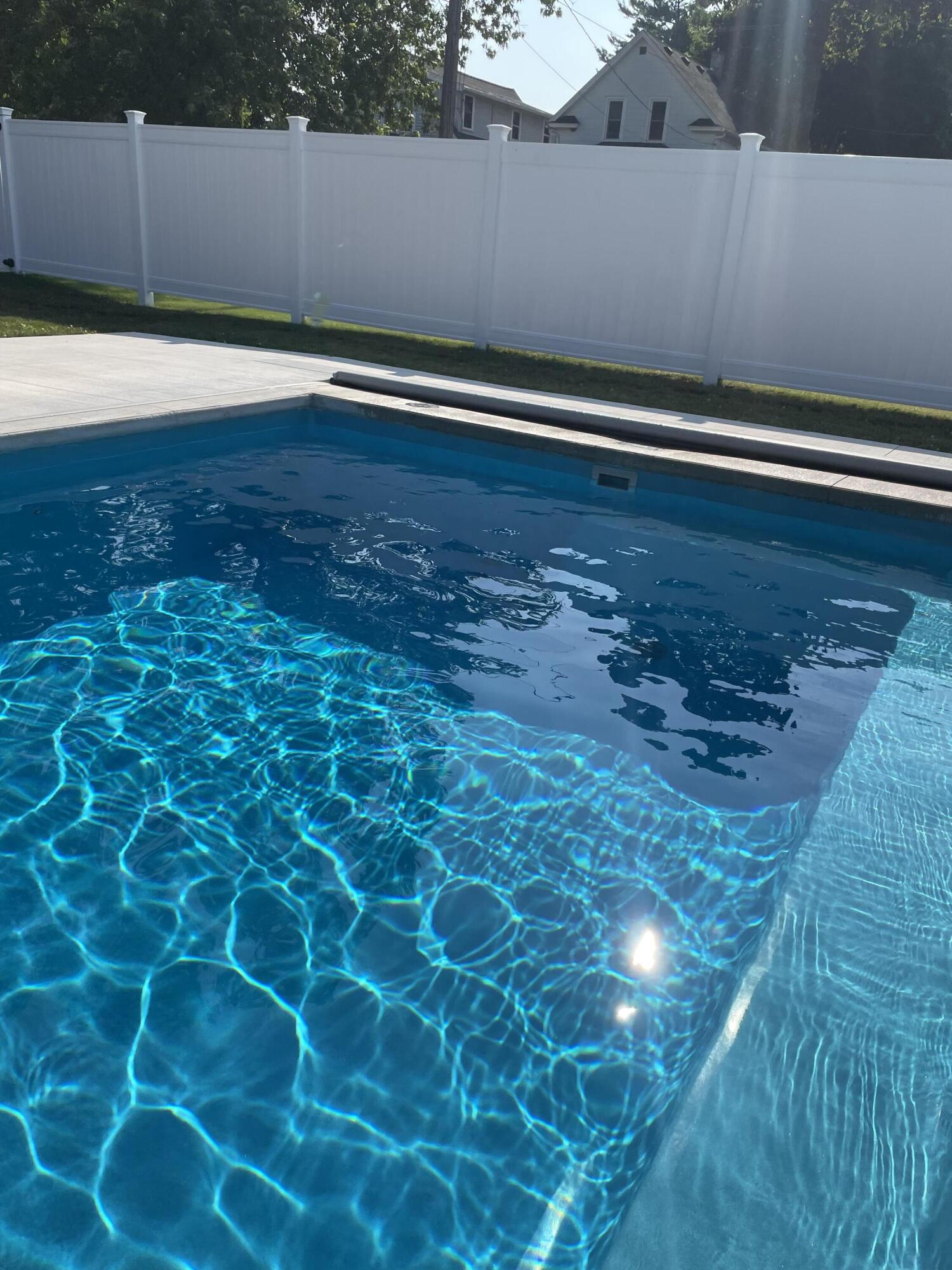 Manitowoc, Wisconsin 54220, United States, 4 Bedrooms Bedrooms, ,4 BathroomsBathrooms,Residential,Active,256441