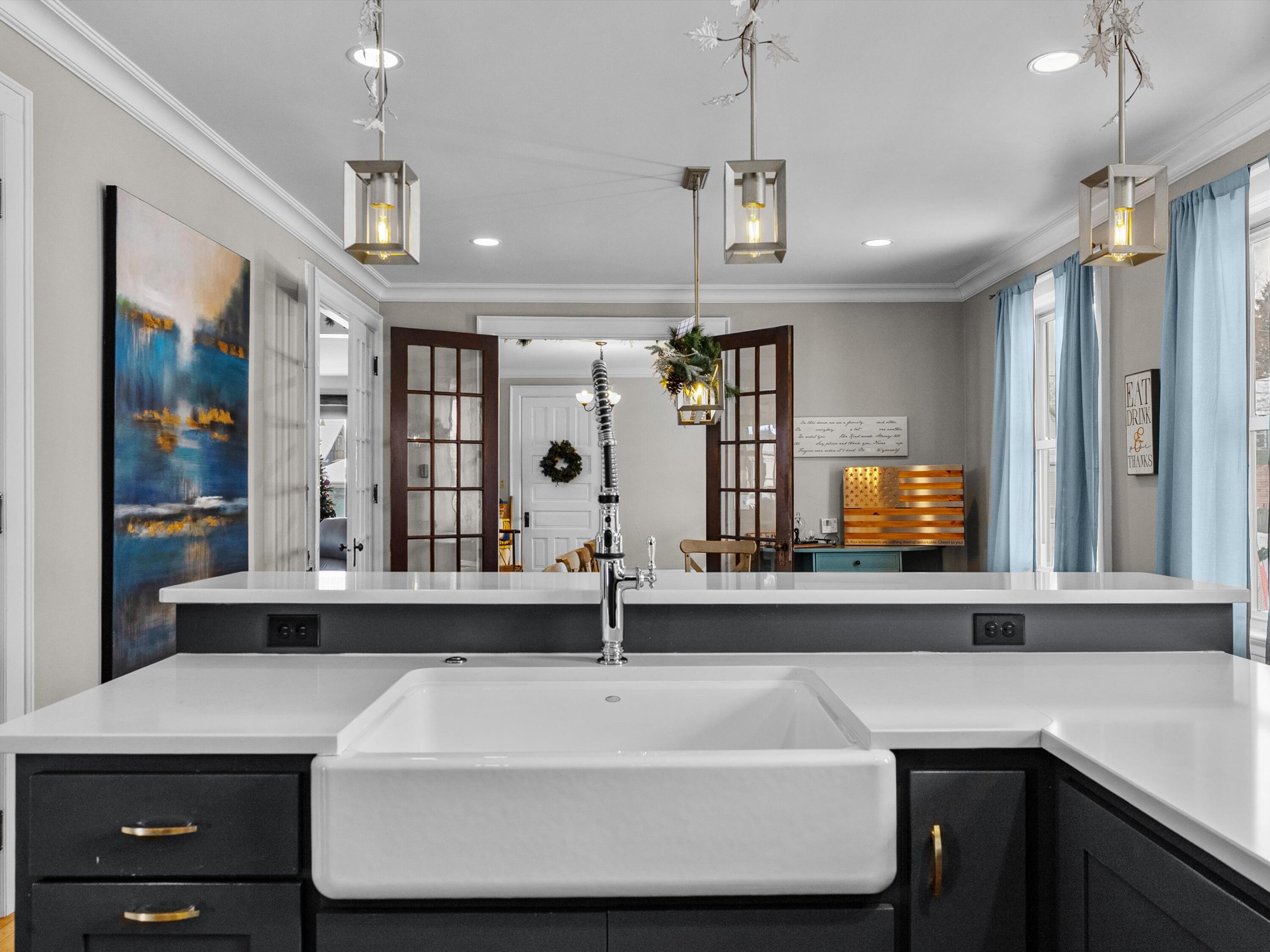 Manitowoc, Wisconsin 54220, United States, 4 Bedrooms Bedrooms, ,4 BathroomsBathrooms,Residential,Active,256441