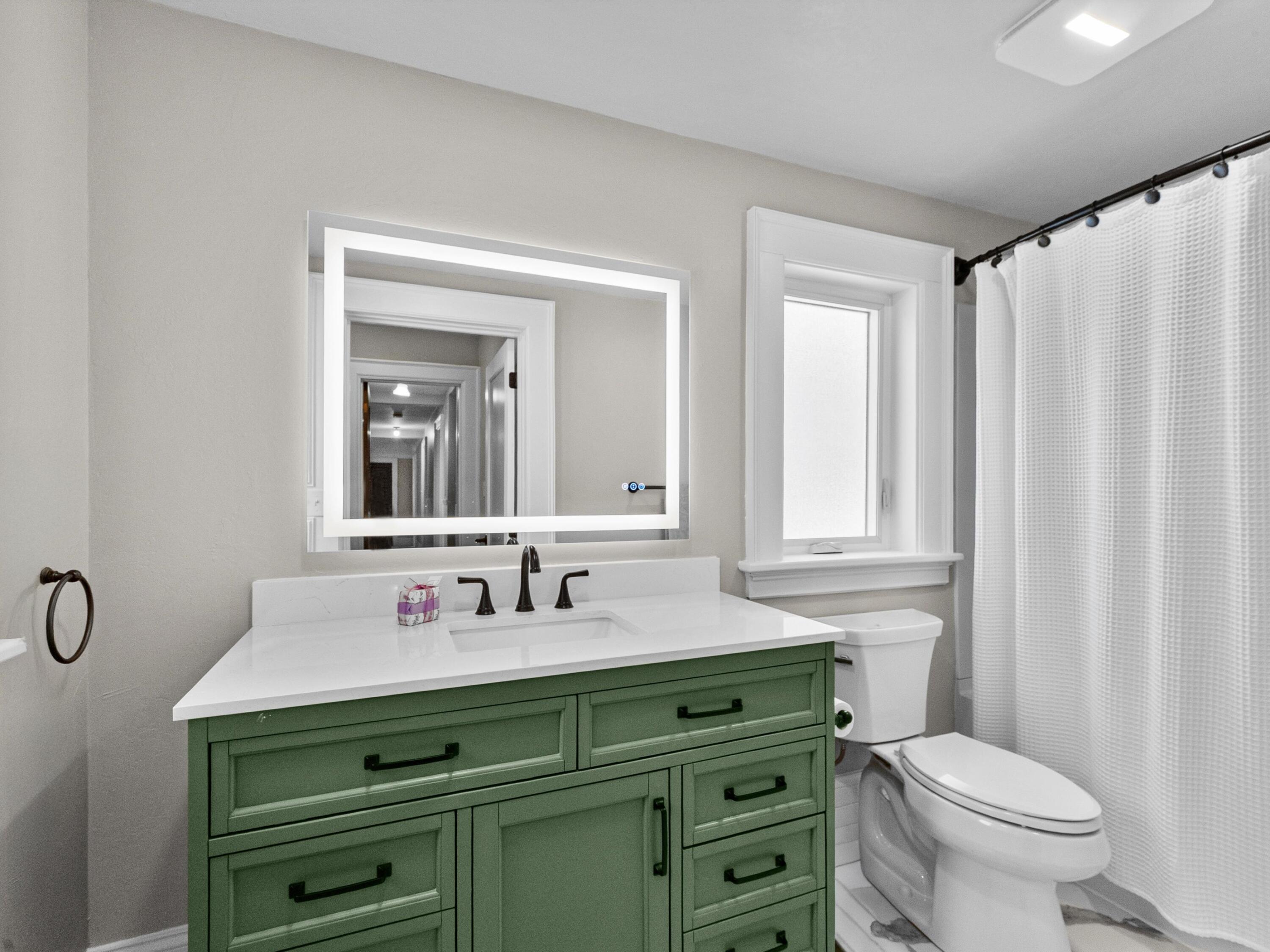 Manitowoc, Wisconsin 54220, United States, 4 Bedrooms Bedrooms, ,4 BathroomsBathrooms,Residential,Active,256441