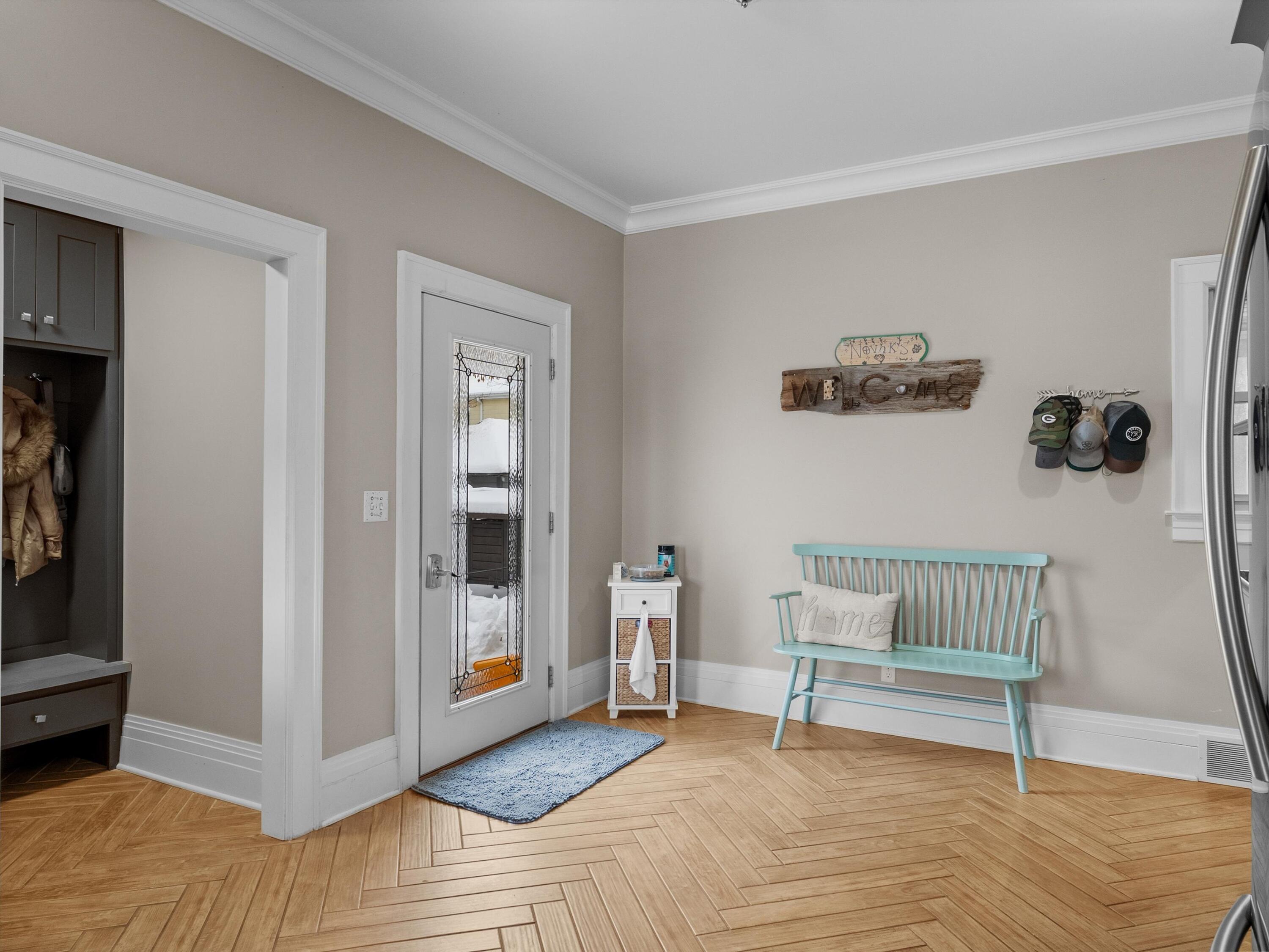 Manitowoc, Wisconsin 54220, United States, 4 Bedrooms Bedrooms, ,4 BathroomsBathrooms,Residential,Active,256441