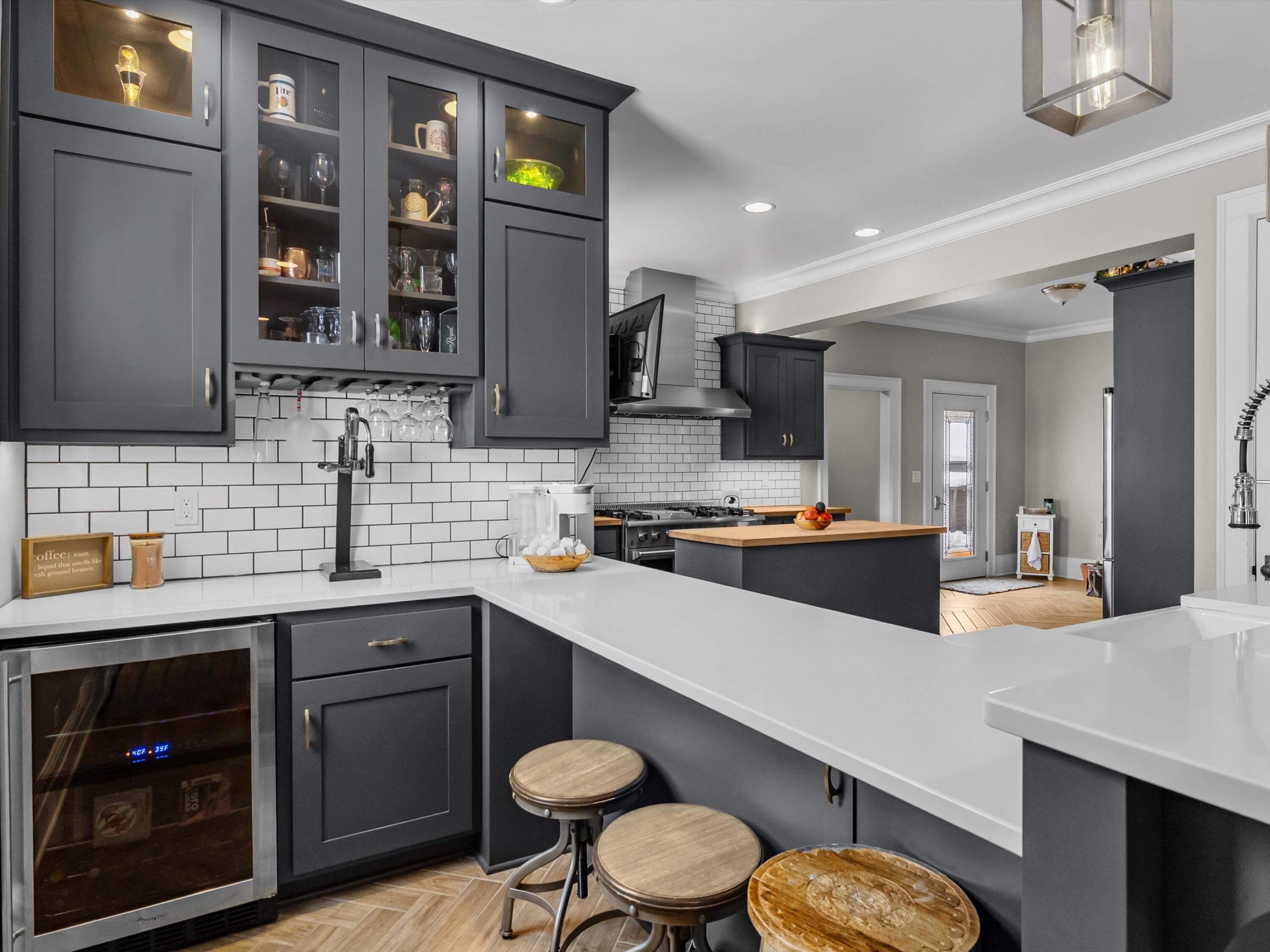 Manitowoc, Wisconsin 54220, United States, 4 Bedrooms Bedrooms, ,4 BathroomsBathrooms,Residential,Active,256441