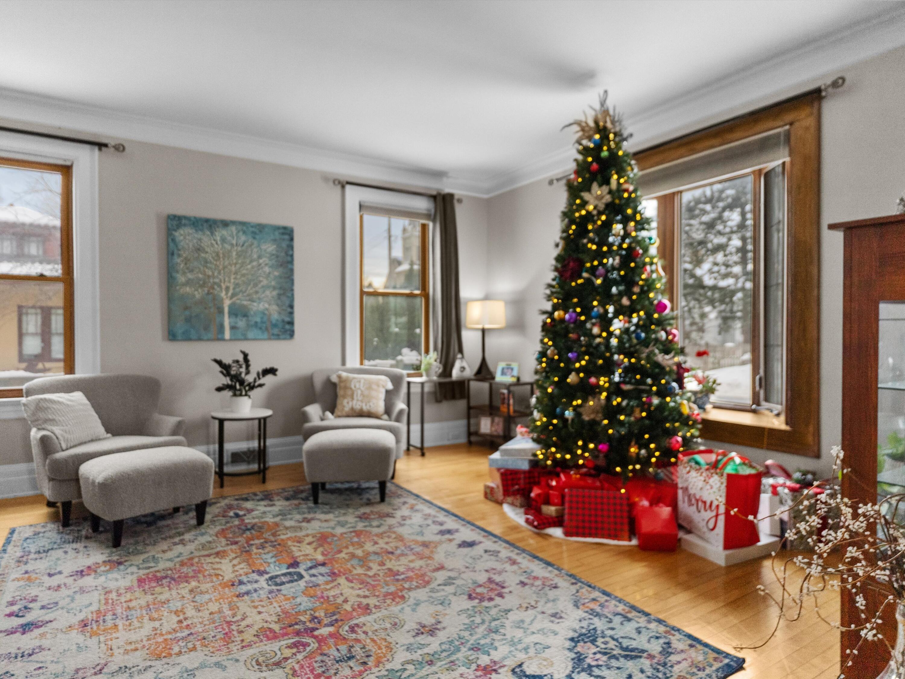 Manitowoc, Wisconsin 54220, United States, 4 Bedrooms Bedrooms, ,4 BathroomsBathrooms,Residential,Active,256441