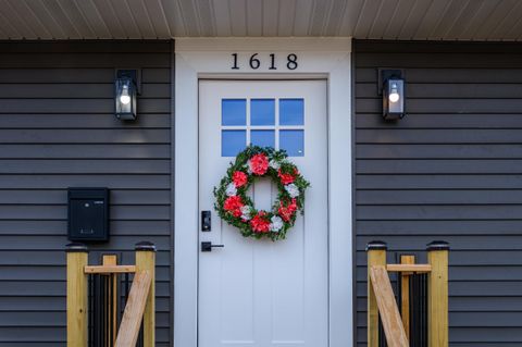 Photo of 1618 Grand Ave, Racine, WI 53403 (MLS # 1952843)