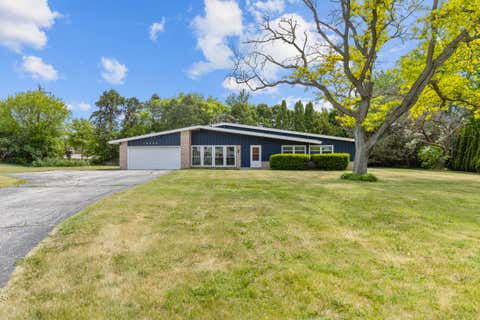 Photo of 18345 Ashlea Dr, Brookfield, WI 53045 (MLS # 1977344)