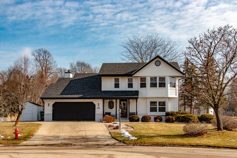 Photo of W161N10786 Creek Ter, Germantown, WI 53022 (MLS # 1950655)