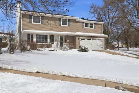 Photo of 2103 Empire Dr, Waukesha, WI 53186 (MLS # 1954456)