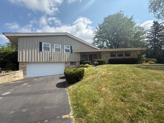 357 SPRING LN, DELAVAN, WI 53115 - Image c2faffd0d4fa10f02fbfe2621b96fb4f/2979453659