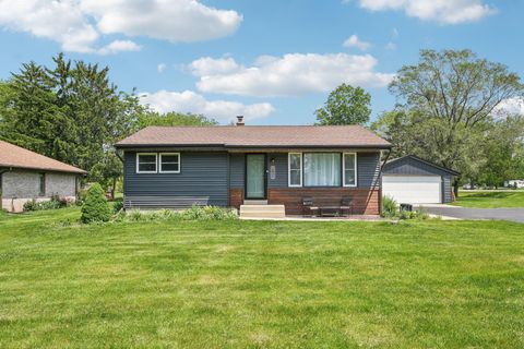 Photo of 8268 S 34th St, Franklin, WI 53132 (MLS # 1929259)