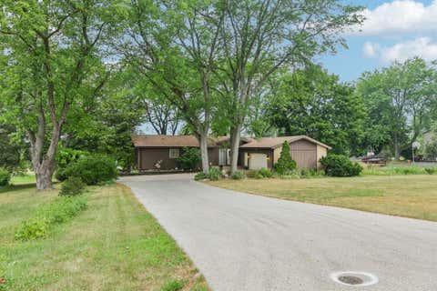 Photo of 1615 N Poeppel Rd, Koshkonong, WI 53538 (MLS # 1976610)