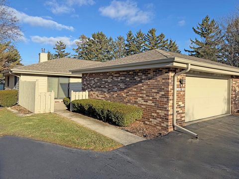 Photo of 11025 N Balsam Tree Ct, Mequon, WI 53092 (MLS # 1948894)