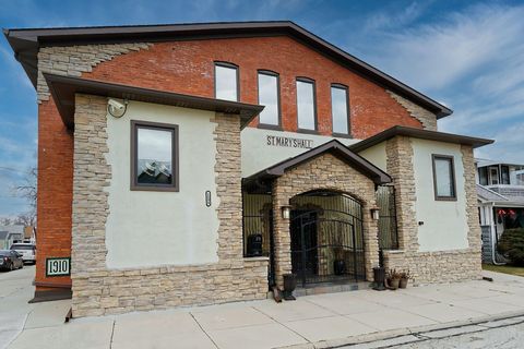 Photo of 1234 Manitoba Ave, South Milwaukee, WI 53172 (MLS # 1944895)