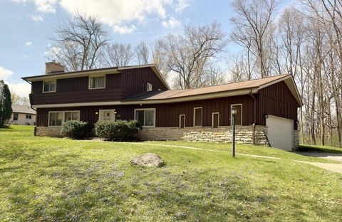 Photo of 5864 Ramona Dr, Greendale, WI 53129 (MLS # 1960243)
