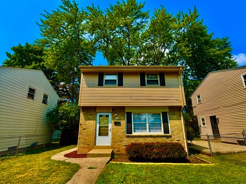 Photo of 5713 N 96th St, Milwaukee, WI 53225 (MLS # 1983053)