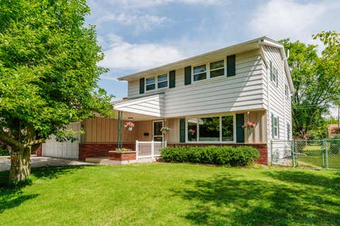 Photo of 706 Walnut St, South Milwaukee, WI 53172 (MLS # 1970887)