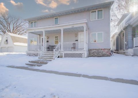 Photo of 209 Herman St, Watertown, WI 53098 (MLS # 1948382)