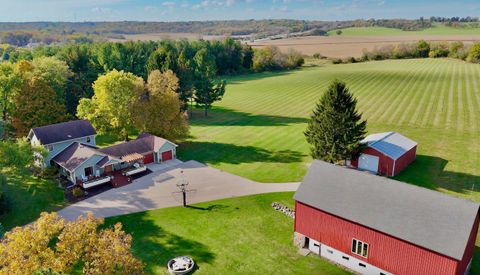 Photo of W3046 Krueger Rd, Geneva, WI 53147 (MLS # 1950584)