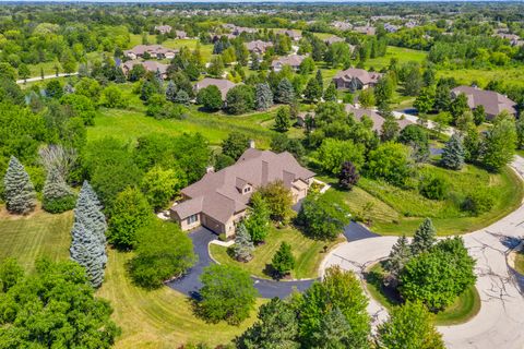 Photo of 10713 N Essex Ct, Mequon, WI 53092 (MLS # 1912901)