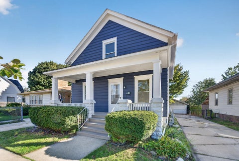 Photo of 2115 Shoop St, Racine, WI 53404 (MLS # 1986418)