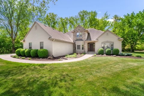 Photo of S71W12903 Tess Corners Dr, Muskego, WI 53150 (MLS # 1963588)