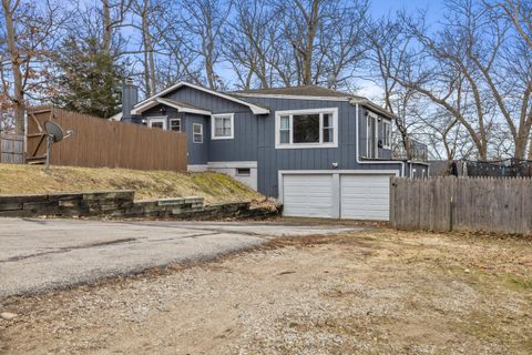 Photo of W4103 Woodland Dr, Geneva, WI 53147 (MLS # 1953424)