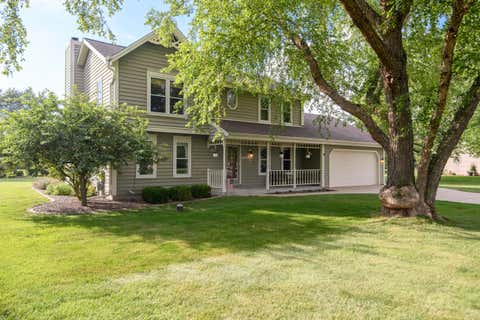 Photo of N75W28050 Schmidt Ln, Merton, WI 53029 (MLS # 1972859)