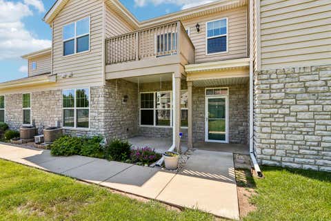 Photo of N17W26422 Meadowgrass Cir, Pewaukee, WI 53072 (MLS # 1970684)