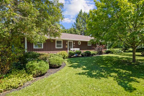 Photo of N2472 Fisk Dr, Bloomfield, WI 53105 (MLS # 1970456)