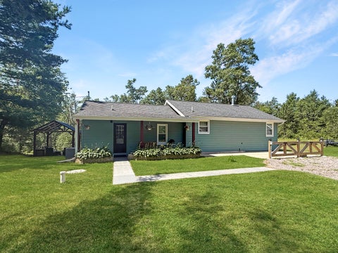 Photo of 13960 64 St S, Saratoga, WI 54494 (MLS # 1986216)