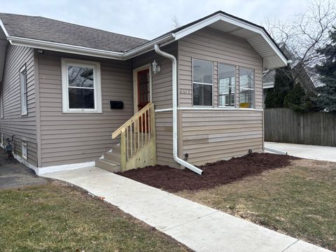 Photo of 2617 Cottonwood Ct, Racine, WI 53402 (MLS # 1951500)