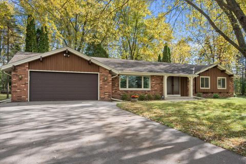 Photo of 11118 N Pebble Ln, Mequon, WI 53092 (MLS # 1941218) Photo of 11118 N Pebble Ln, Mequon, WI 53092 (MLS # 1941218)