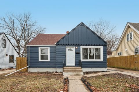 Photo of 5936 N 42nd St, Milwaukee, WI 53209 (MLS # 1952261)