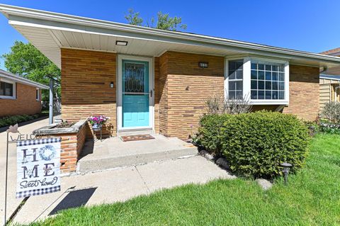 Photo of 4131 N 93rd St, Wauwatosa, WI 53222 (MLS # 1961979)
