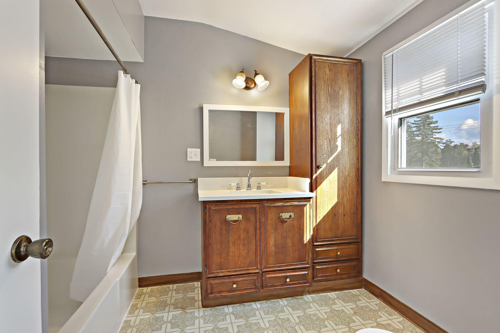 Kenosha, Wisconsin 53143, United States, 3 Bedrooms Bedrooms, ,2 BathroomsBathrooms,Residential,Active,227149