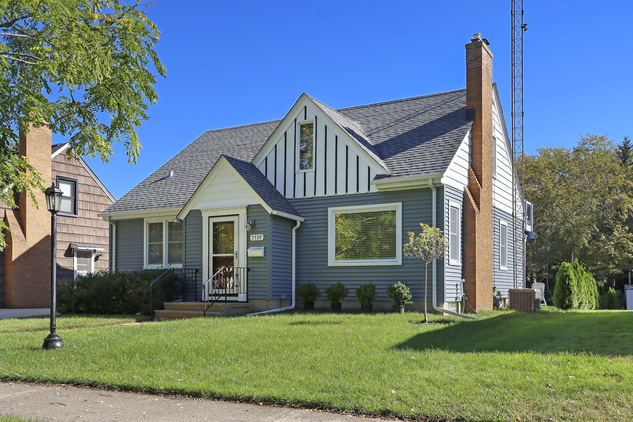 Kenosha, Wisconsin 53143, United States, 3 Bedrooms Bedrooms, ,2 BathroomsBathrooms,Residential,Active,227149