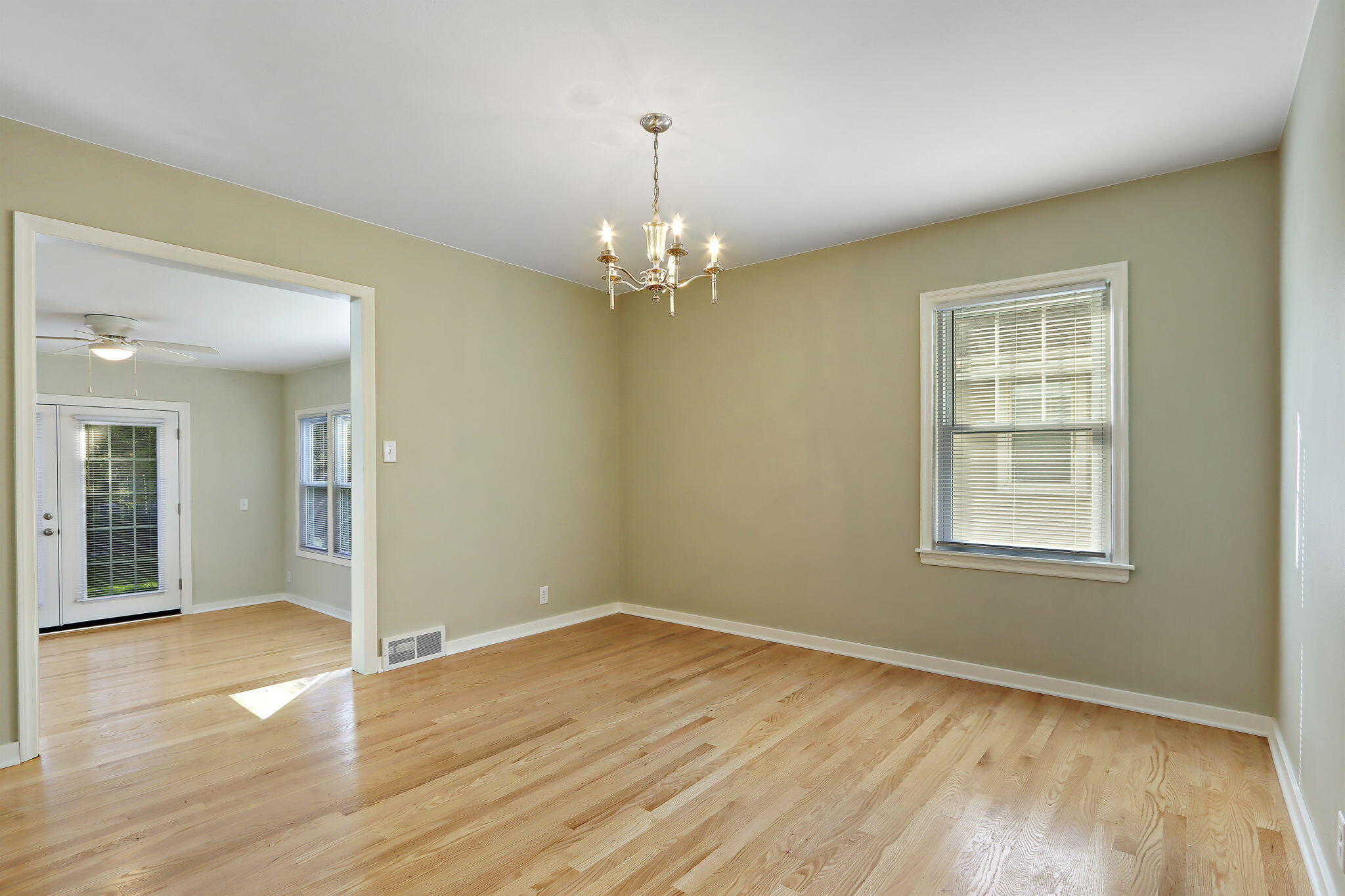 Kenosha, Wisconsin 53143, United States, 3 Bedrooms Bedrooms, ,2 BathroomsBathrooms,Residential,Active,227149