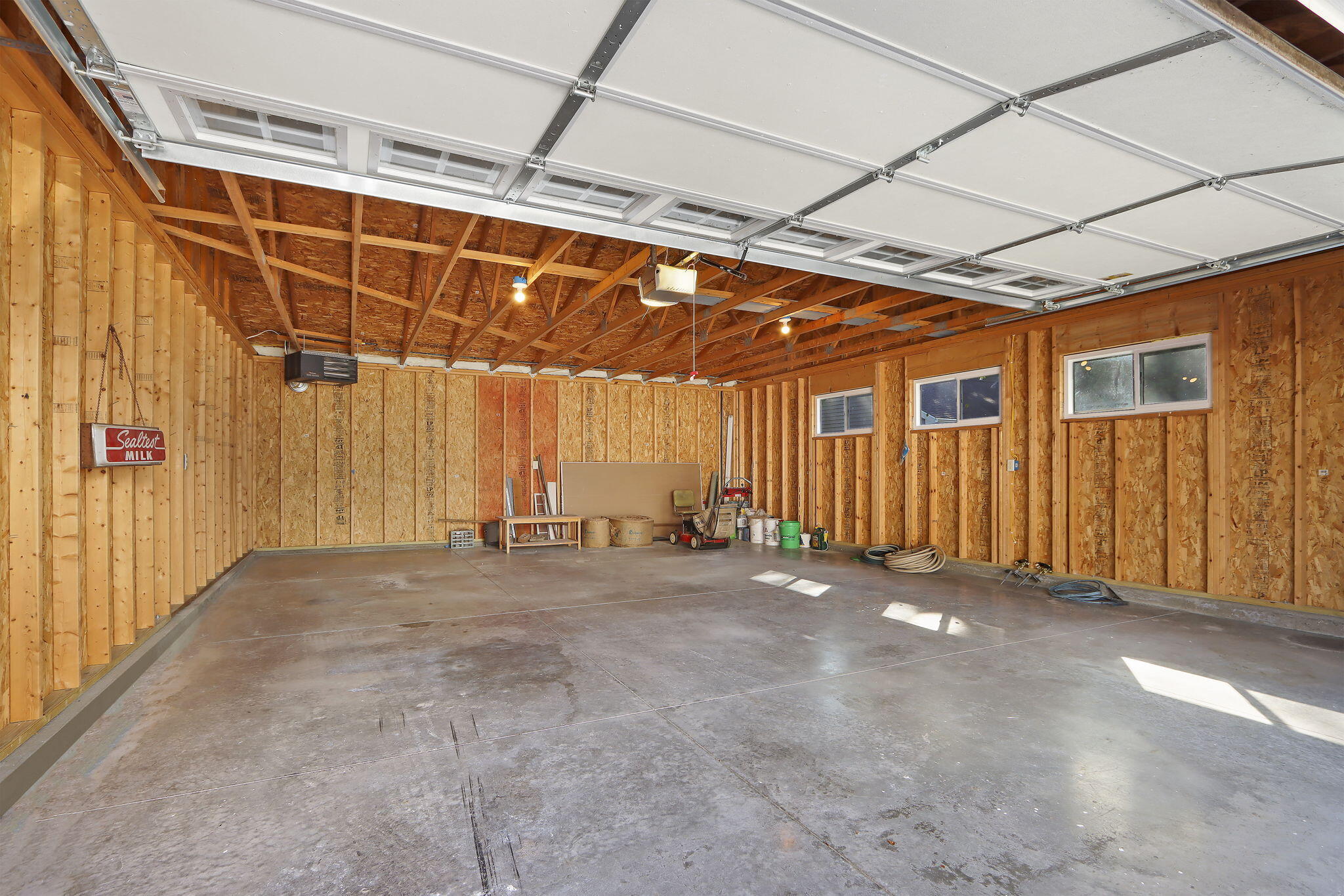 Kenosha, Wisconsin 53143, United States, 3 Bedrooms Bedrooms, ,2 BathroomsBathrooms,Residential,Active,227149