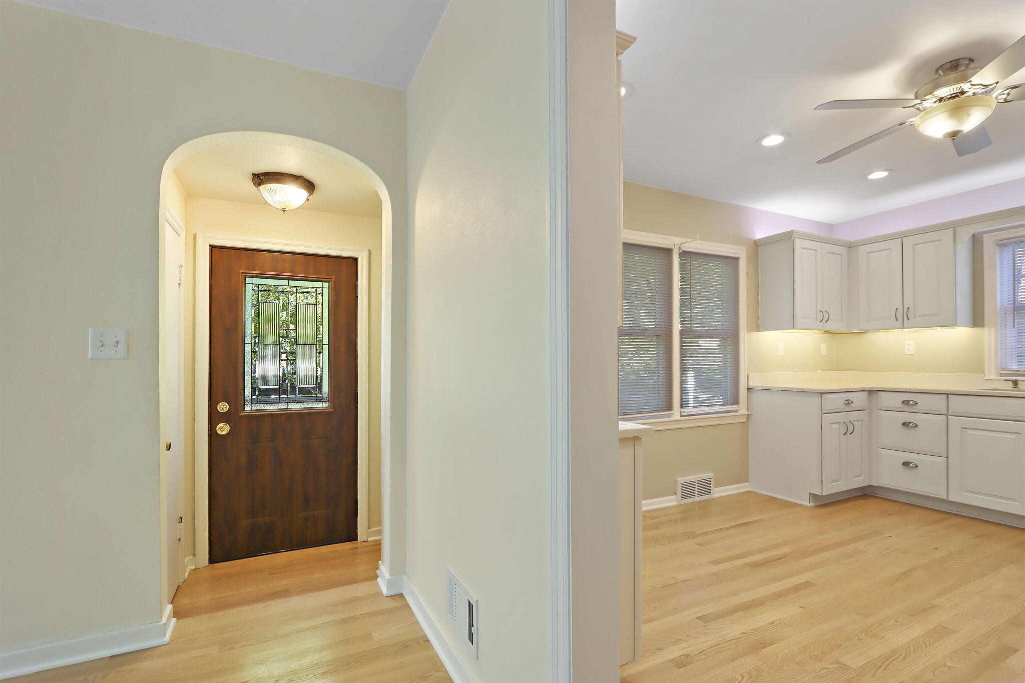 Kenosha, Wisconsin 53143, United States, 3 Bedrooms Bedrooms, ,2 BathroomsBathrooms,Residential,Active,227149