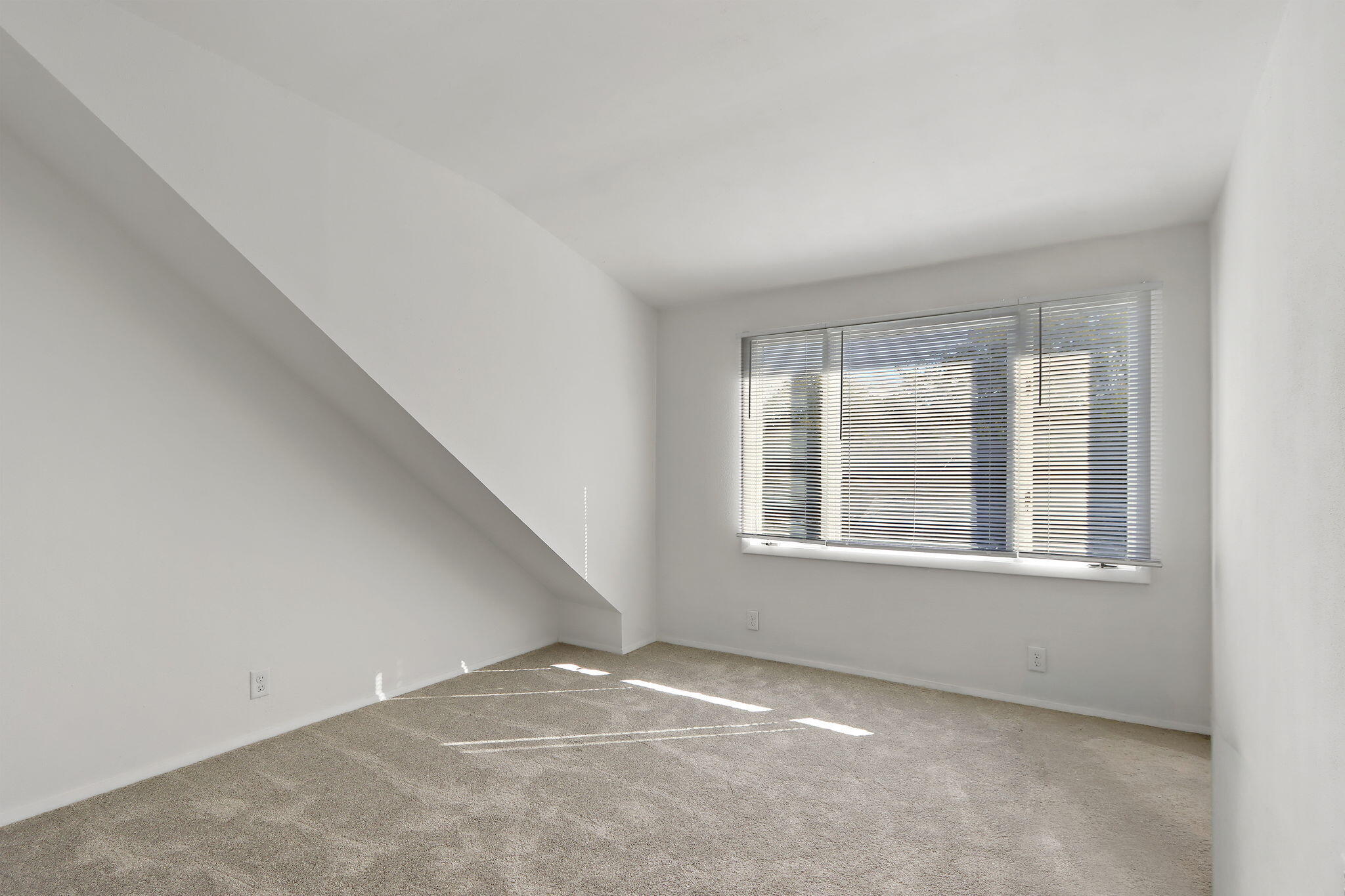 Kenosha, Wisconsin 53143, United States, 3 Bedrooms Bedrooms, ,2 BathroomsBathrooms,Residential,Active,227149