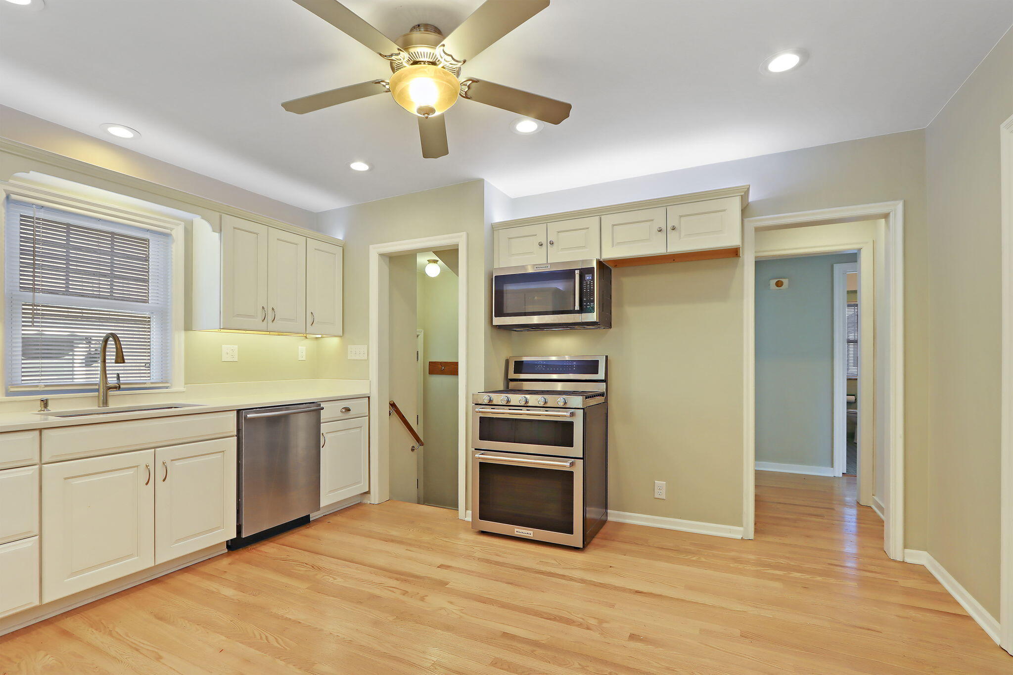 Kenosha, Wisconsin 53143, United States, 3 Bedrooms Bedrooms, ,2 BathroomsBathrooms,Residential,Active,227149